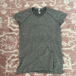 Grey Lululemon swifty tech shirt sleeve size 10 barely worn